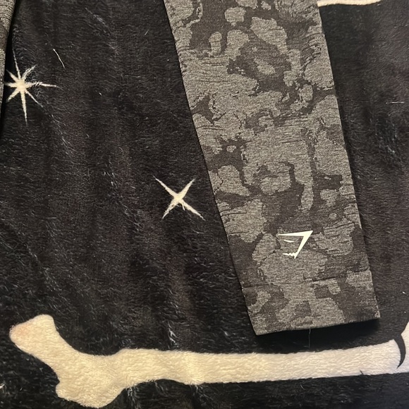 GYMSHARK MEDIUM NEVER WORK CAMO SCRUNCH LEGGINGS - Picture 4 of 6